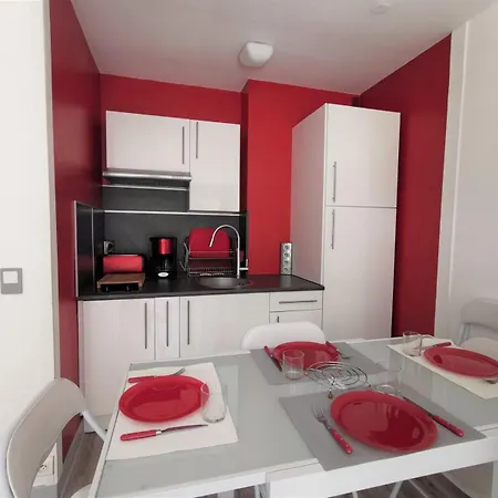 Studio Pieds Des Pistes Апартаменты *